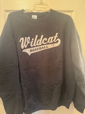 Gildan Men’s Navy Crewneck Sweatshirt with White Wildcat Baseball Graphic